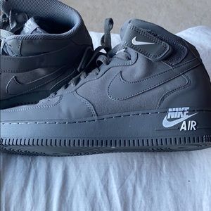 Sweet pair of I think brand new sneakers!